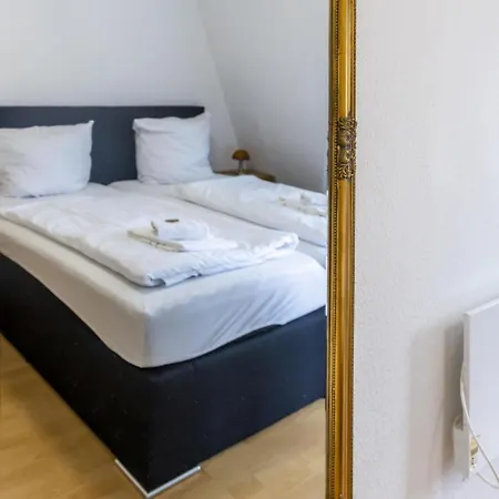 Mosellage * Zell an der Mosel