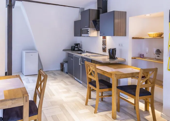 Mosellage * Zell an der Mosel