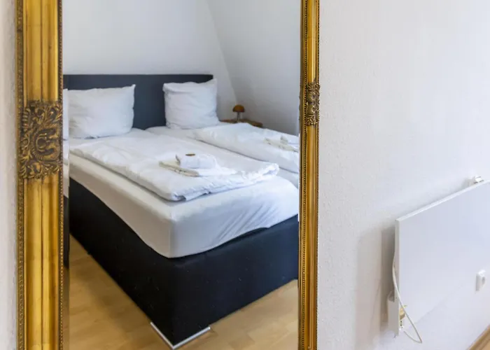 Mosellage * Zell an der Mosel